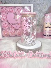 Load image into Gallery viewer, Snowflakes and rhinestones clear glass tumbler