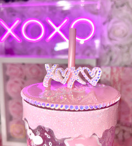 🩷 XOXO & Lips drip Tumbler🩷