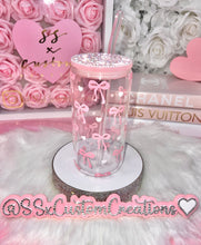 Load image into Gallery viewer, Glass Bow &amp; Hearts Tumbler
