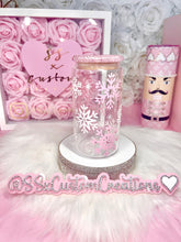 Load image into Gallery viewer, Snowflakes and rhinestones clear glass tumbler
